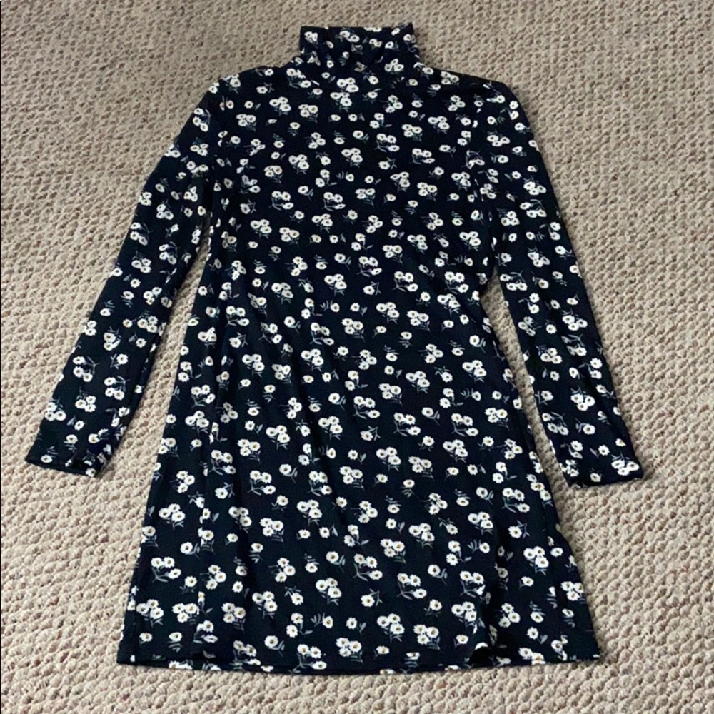 Black long sleeve dress